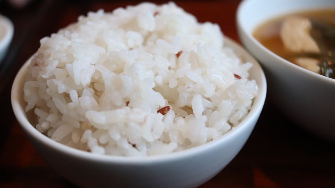 ryż z masłem orzechowym