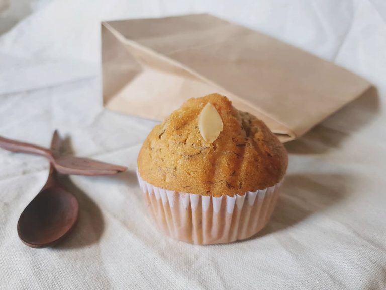 Muffinki z masłem migdałowym