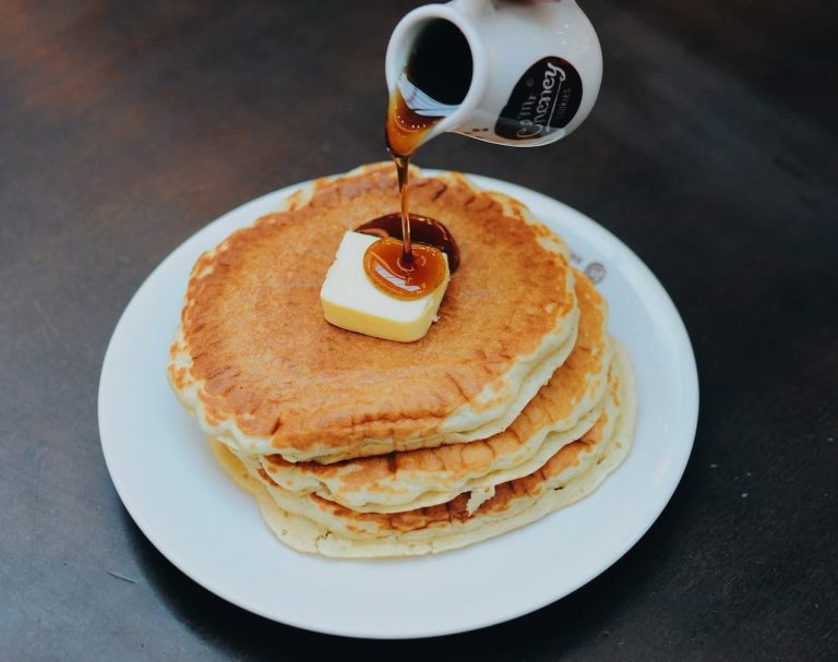Pancakes z syropem klonowym
