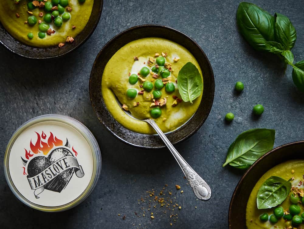 zupa krem z zielonego groszku i masła pistacjowego